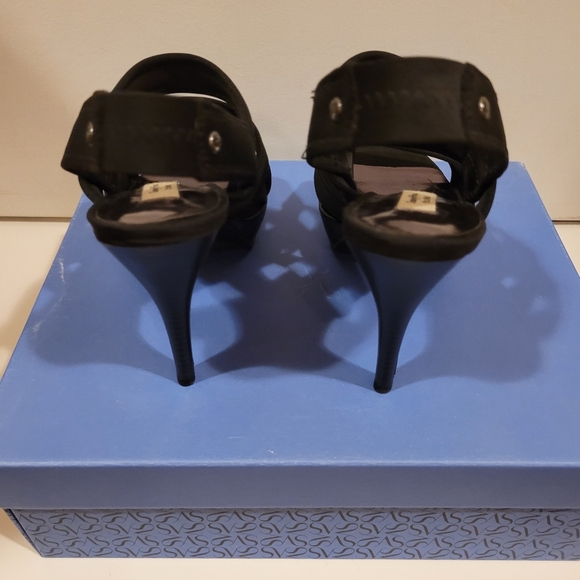 NIB Simply Vera VERA WANG strappy 4½" heels, Black, Size 6½, but fits Size 7 - Picture 6 of 7
